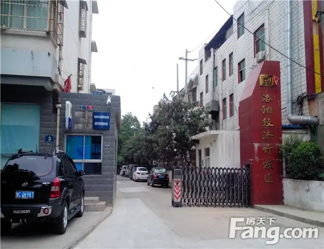 关圣街3号院3室2厅2卫东西朝向1400.00元/月出租