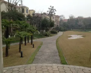 中航云岭一期 5室1厅 南