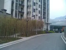 门口50米地铁站 低首付上车 租房不如买房