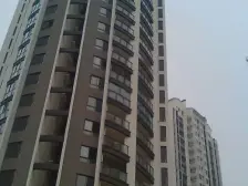 近轻轨宗申青年国际,精装小2房,中间楼层住家装修