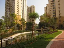 佳兆业水岸豪门 精装5房 户型方正 阳光充足