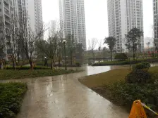 巴国城后门,配套成熟,出行方便,业主安心卖