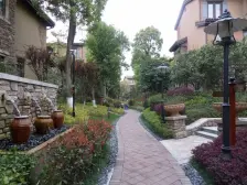 精装300万端头联排,沿水系宽楼距,全明地下室