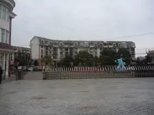 飞机户型 楼间距开阔 房子满五年 不要错过 非诚勿扰