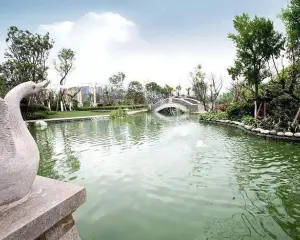 中铁西郡英华一期 5室3厅 西南