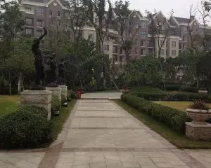 中铁西郡英华一期 5室2厅 东南