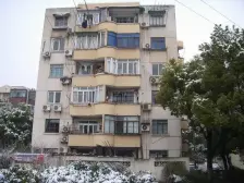 一梯两户,主卧朝南,环境优美,居家装修