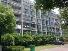 电梯大三房,两卫,中心位置,房东诚意出售,价格可谈