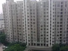 中心位置,租客在住,价格可谈,有产权车位