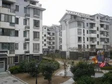 电梯中区大一房 近地铁 俯瞰车水马龙的城市夜景