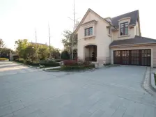 红庐香颂英式小宅,占地1300平,送电梯和地下室,业主诚售