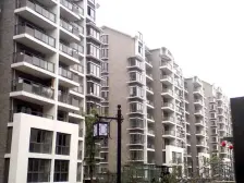 越湖名邸二期,大平层,精装90万左右,环境优美。