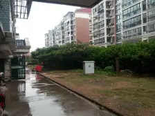 振兴路电梯洋房顶楼带阁楼带小车库