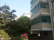 星湖花园 公务员小区 一二楼复式 有车库,环境优美