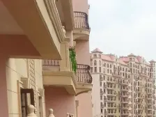 大虹桥平层天花板,浅色系,自住屋况好