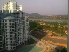 中楼层、采光好,看房方便,房子保养好很干净